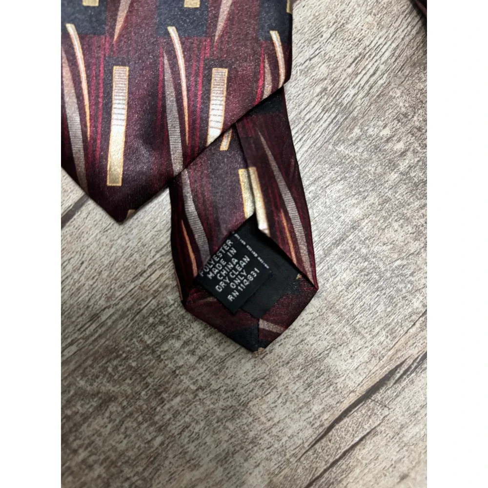 Beverly Hills Polo Club Mens Geometric Abstract Tie Burgundy Gold Black RN114831